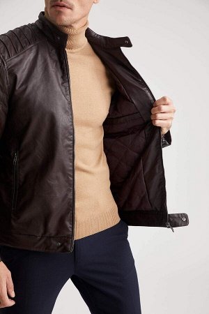Приталенная байкерская куртка из искусственной кожи с воротником-стойкой
