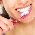 Зубные щётки для взрослых и детей
