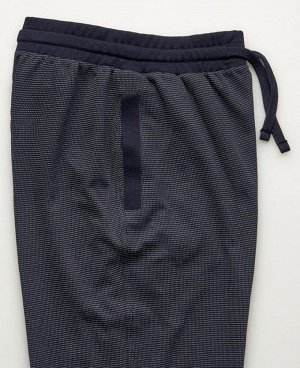 Спорт SAO 9938K
Мужские спортивные брюки имеют удобные боковые карманы, пояс с эластичной резинкой + фиксирующий шнурок. Выполнены из смесовой ткани на основе хлопка с добавлением полиэстера. Такие бр