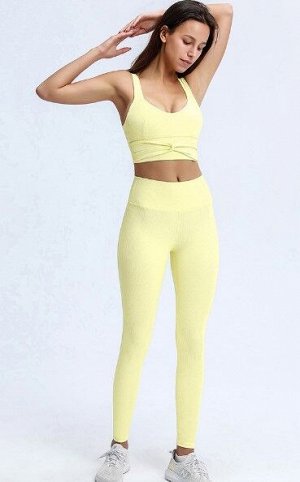 Женский спортивный костюм (топ и леггинсы), цвет желтый
