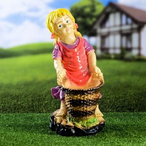 Садовая фигура "Девочка с корзинкой" разноцветная, 38 см, микс
