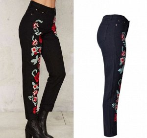 Женские джинсы мом, вышивка "Цветы", цвет черный