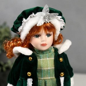 Кукла коллекционная керамика "София в зелёном пальто" 30 см