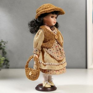 Кукла коллекционная керамика "Лена в бежевом платье и бежевом жилете" 30 см