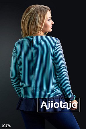 Блузка в полочку с темно-синей оборкой