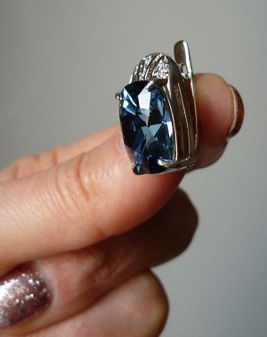 Серьги с кристаллом сваровский