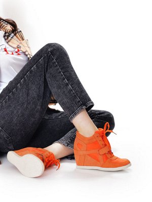 Ботинки Страна производитель: Китай
Вид обуви: Ботинки
Сезон: Весна/осень
Размер женской обуви x: 35
Полнота обуви: Тип «F» или «Fx»
Материал верха: Замша
Материал подкладки: Текстиль
Каблук/Подошва: 