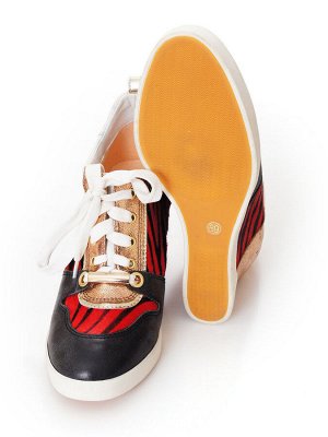 Ботинки Страна производитель: Китай
Вид обуви: Полуботинки
Сезон: Весна/осень
Размер женской обуви x: 35
Полнота обуви: Тип «F» или «Fx»
Материал верха: Натуральная кожа
Материал подкладки: Натуральна
