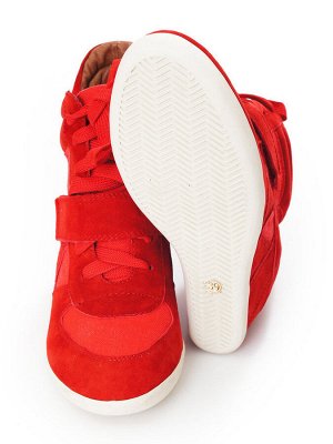 Ботинки Страна производитель: Китай
Размер женской обуви x: 35
Полнота обуви: Тип «F» или «Fx»
Вид обуви: Ботинки
Сезон: Весна/осень
Материал верха: Замша
Материал подкладки: Натуральная кожа
Каблук/П