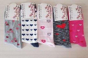 Носки разные с сердечками