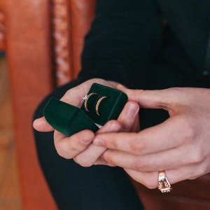 Футляр бархатный под серьги/ кольца/запонки «Изумруд» 4,5?5, цвет зелёный, вставка зелёная