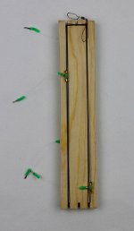 Поводок на кальмара JpFishing Squid Tackle IV-70WR (4 поводка, 70см, 0,5мм, деревянное мотовило)