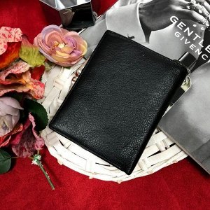 Роскошный кошелек Lily_Future из натуральной матовой кожи чёрного цвета.