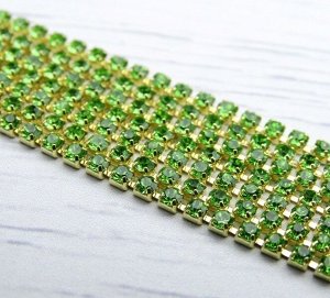 ЦС009ЗЦ2 Стразовые цепочки (золото), цвет: зеленый, размер 2 мм, 30 см/упак.