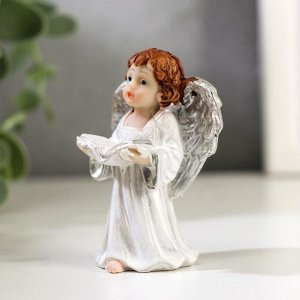 Сувенир полистоун "Ангелочек с серебристыми крыльями в белом платье" МИКС 6,3х4,5х3,8 см