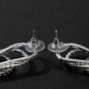 Серьги висячие со стразами «Голливуд» капли с нитями, белые в серебре, 15.5 см