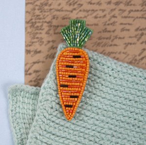 Набор для вышивания броши Морковь 3*9 см