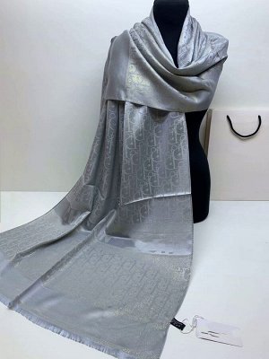 Палантин 70% silk;30% cashmere
размер:80х180см