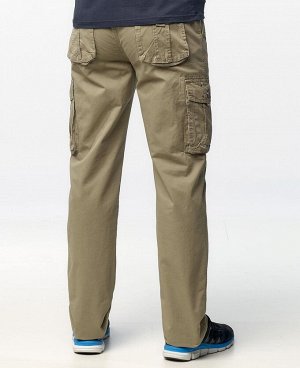 Джинсы Брюки RAE 717
Стильные, мужские брюки карго, застегиваются на молнию и пуговицу, комфортный прямой крой не сковывает движения. Имеют удобные передние косые карманы, два задних кармана на кнопка