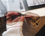 Женские поляризованные солнцезащитные очки в защитном чехле, черные заушники, светло-коричневые линзы