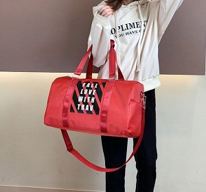 Спортивная сумка, с принтом, надпись "Fall love with trav",  цвет красный