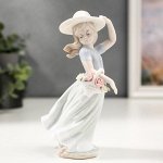 Сувенир керамика &quot;Девочка в шляпке с корзинкой цветов&quot; 9,5х16х6 см