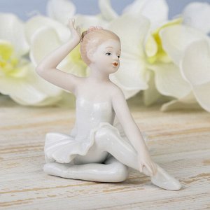 Сувенир керамика "Маленькая грациозная балерина" 12х12,3х8,5 см