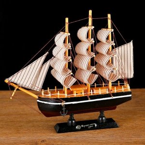 Корабль сувенирный малый «Илия», борта чёрные, паруса бежевые с полосами, 5,5x23,5x23,5 см
