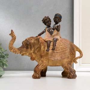Сувенир полистоун "Африканский слон с детьми на спине" под дерево 24,5х26,5х11,5 см