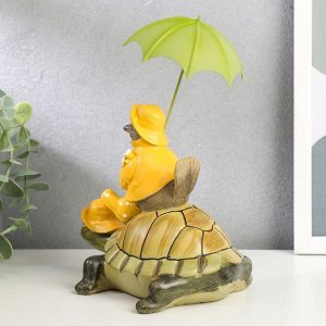 Сувенир полистоун "Воробей в дождевике с зонтом, на черепахе" 21,5х16,5х11,5 см