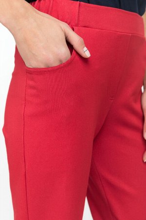 Брюки Зауженные брюки с карманами, из хлопкового полотна джинскотт. Пояс с планкой и эластичной лентой внутри. По низу брюк манжеты. Цвет: красный. Рост модели 177
Цвет: красный
Состав: 80% хлопок, 14
