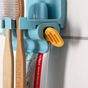 Держатель для зубных щёток с выдавливателем для пасты на липучке, 7x5,2x8 см, цвет МИКС