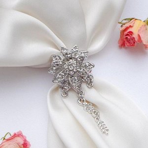 Кольцо для платка "Цветок" астра с подвесками, цвет белый в серебре