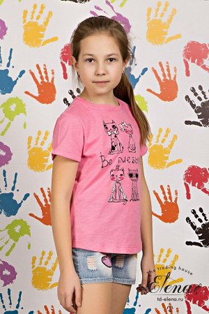 Футболка Летняя футболка для девочки выполнена из однотонной кулирки фламли. Горловина округлая, обработана притачной планкой. Рукав короткий, втачной, с отложной манжетой. Низ скруглённый, разноуровн