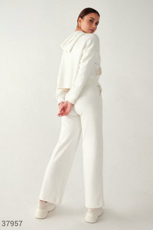 Gepur Молочный костюм из хлопковой ткани