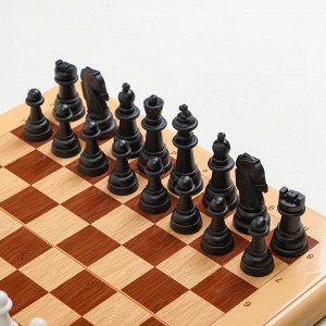 Шахматы 32 х 32 см, доска и фигуры пластик, h-от 4 до 7 см, d-2.6 см, поле для нард