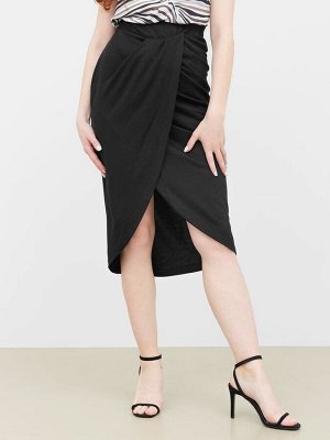 Приталенная юбка миди черного цвета с драпировкой