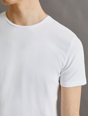 футболка Материал: %96 Хлопок, %4 Эластан Параметры модели: рост: 188 cm, грудь: 94, талия: 77, бедра: 0 Надет размер: M
