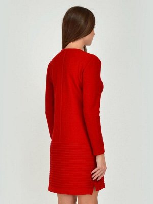Платье красное с длинными рукавами и накладными карманами
