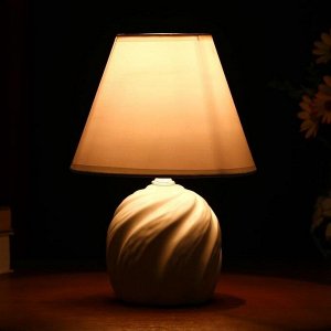 Лампа настольная керамика "Кадди" 1хE14 40Вт белый 18х18х27 см.