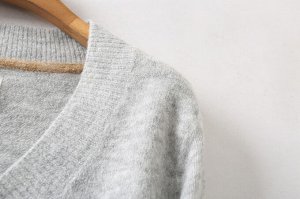 Женский свитер с V-образным вырезом, цвет серый