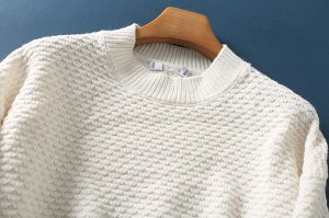 Женский свитер, цвет молочный/черный