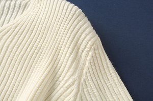 Женский свитер с V-образным вырезом, цвет молочный