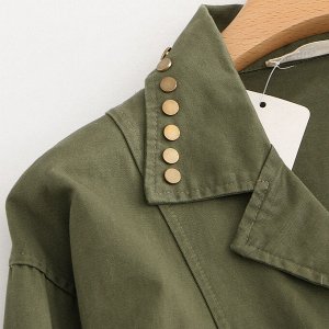 Женский пиджак с декоративными элементами, цвет зеленый