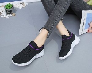 Женские кроссовки, фиолетовая окантовка, цвет черный