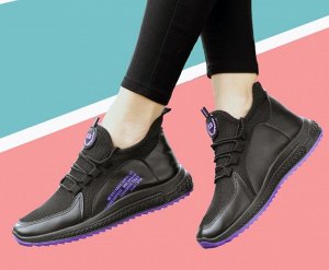 Женские кроссовки, надписи, цвет черный, фиолетовая подошва