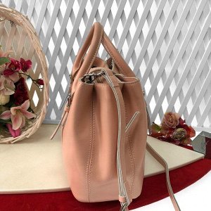 Женская сумка-тоут Tata Diamond из натуральной кожи пудрового цвета.