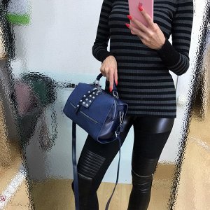 Стильная сумка-саквояж Seo_Mantana с ремнем через плечо из качественной эко-кожи и искусственной замши цвета тёмный индиго.