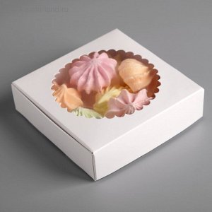 Коробка для десертов с фигурным окном Белая 11,5х11,5х3 см