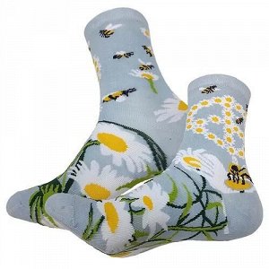 37656 Дизайнерские носки серии В гармонии с природой "Ромашки и пчелки", р-р 36-39 (бело-голубой)